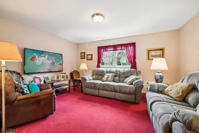39 Gallinson Dr, Berkeley Heights Township, NJ 07974 - Photo 16