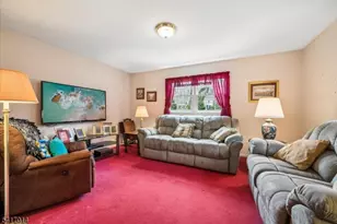 39 Gallinson Dr, Berkeley Heights Township, NJ 07974 - Photo 16