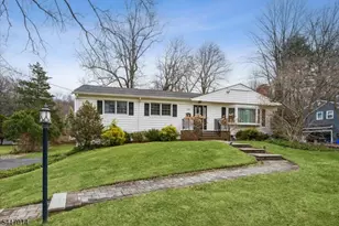 39 Gallinson Dr, Berkeley Heights Township, NJ 07974 - Photo 32