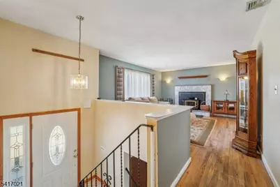 8 Nimbus Dr, Vernon Twp., NJ 07462 - Photo 2