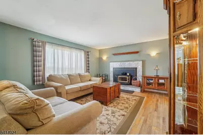 8 Nimbus Dr, Vernon Twp., NJ 07462 - Photo 4