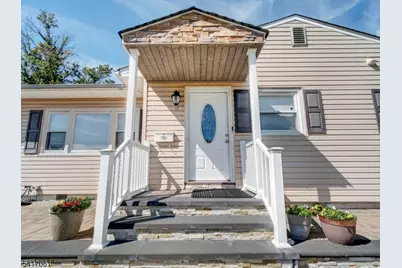 17 Thelma Ct, Woodbridge Township, NJ 07067 - Photo 6