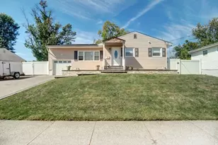 17 Thelma Ct, Woodbridge Township, NJ 07067 - Photo 2