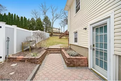 654 Succasunna Rd, Mount Arlington, NJ 07850 - Photo 32