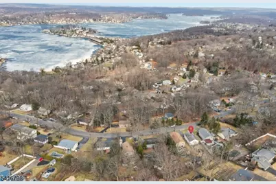 654 Succasunna Rd, Mount Arlington, NJ 07850 - Photo 40