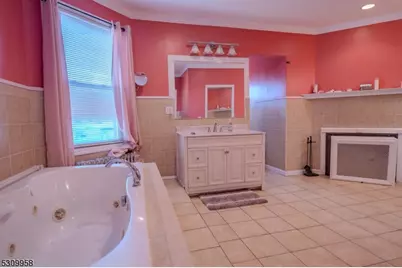 95 Beech St, East Orange, NJ 07018 - Photo 18