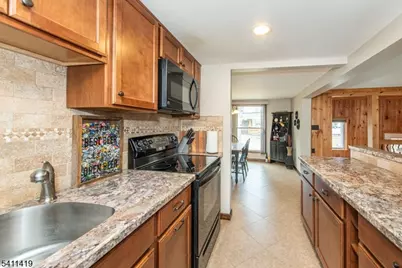 105 Bushwick Ln, Vernon, NJ 07422 - Photo 8