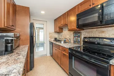 105 Bushwick Ln, Vernon, NJ 07422 - Photo 10