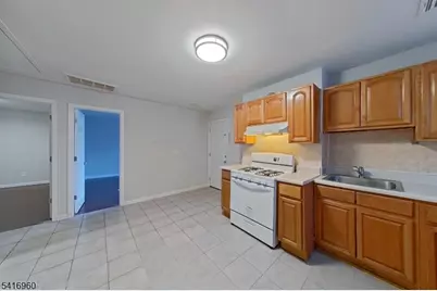 10 Fleming Ave, Newark, NJ 07105 - Photo 6