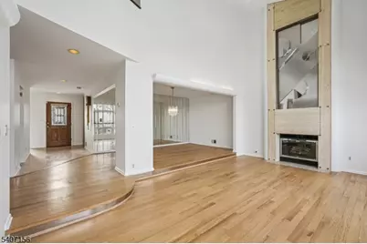 39 Cedarwood Ter, Woodland Park, NJ 07424 - Photo 8