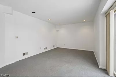 39 Cedarwood Ter, Woodland Park, NJ 07424 - Photo 20