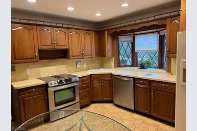 126 N 24th St, Kenilworth, NJ 07033 - Photo 2