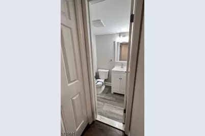 66 Stonegate Dr, Roseland, NJ 07068 - Photo 6