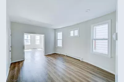 193 Clerk St, Jersey City, NJ 07305 - Photo 20