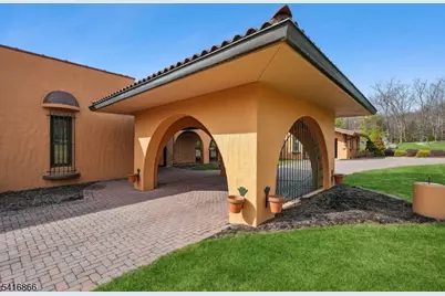 9 Jonathan Smith Rd, Morris Township, NJ 07960 - Photo 2