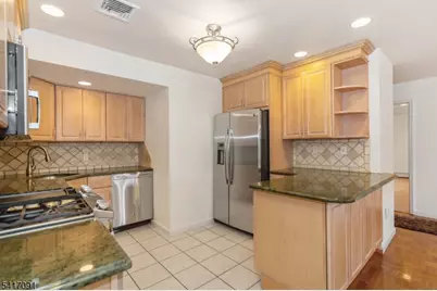 130 N 7th St, Saddle Brook Township, NJ 07663 - Photo 10