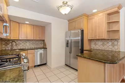 130 N 7th St, Saddle Brook Township, NJ 07663 - Photo 8