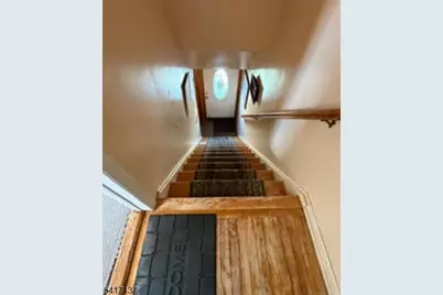 1017 Gifford Ct, Union Township, NJ 07083 - Photo 2