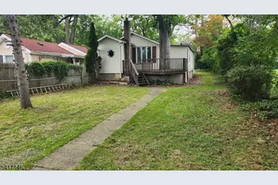 5 Barber St, Little Falls Township, NJ 07424 - Photo 2