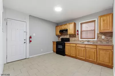 76 Halstead St, Newark, NJ 07106 - Photo 14