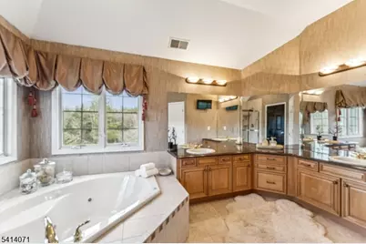 18 Laurel Ct, Branchburg Township, NJ 08876 - Photo 22