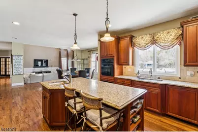 18 Laurel Ct, Branchburg Township, NJ 08876 - Photo 14