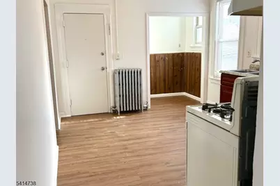 36 Tiffany Pl, Irvington, NJ 07111 - Photo 8