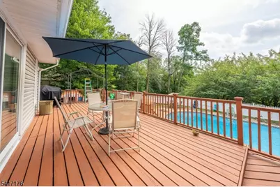 220 Horseshoe Rd, Berkeley Heights Township, NJ 07922 - Photo 2