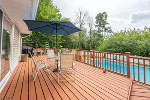 220 Horseshoe Rd, Berkeley Heights Township, NJ 07922 - Photo 2