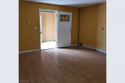 33 Riveredge Dr, Fairfield, NJ 07004 - Photo 16