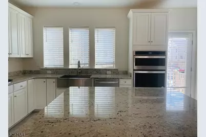 17 Braeburn Ct, Livingston, NJ 07039 - Photo 8