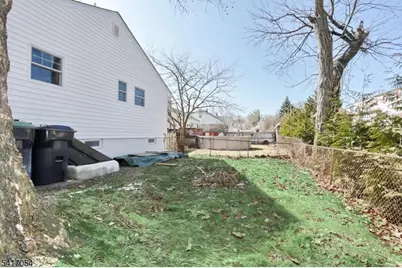 133 E Church St, Bergenfield, NJ 07621 - Photo 28