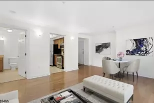 7 Prospect St, Morristown, NJ 07960 - Photo 2