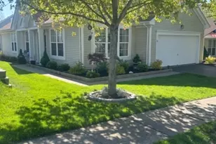 95 Kensington Cir, White Township, NJ 07823 - Photo 2