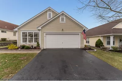 95 Kensington Cir, White Township, NJ 07823 - Photo 2