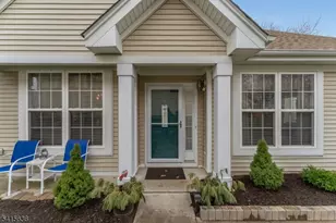 95 Kensington Cir, White Township, NJ 07823 - Photo 4