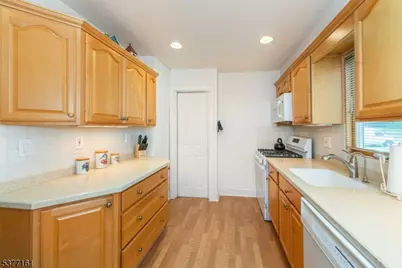 78 Elm Rd #1, Caldwell, NJ 07006 - Photo 6