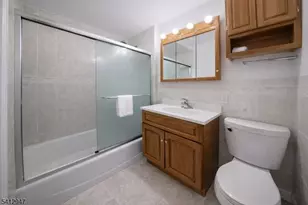20 Concord St, Jersey City, NJ 07306 - Photo 24