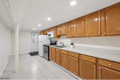 20 Concord St, Jersey City, NJ 07306 - Photo 36
