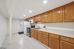 20 Concord St, Jersey City, NJ 07306 - Photo 36
