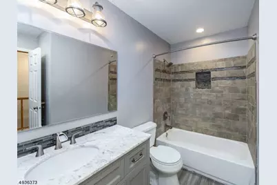 56 Portsmouth Ct, Hamburg, NJ 07419 - Photo 10