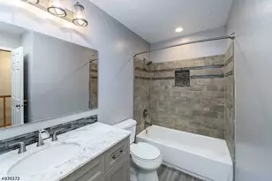 56 Portsmouth Ct, Hamburg, NJ 07419 - Photo 10