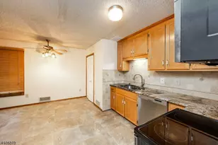 56 Portsmouth Ct, Hamburg, NJ 07419 - Photo 6