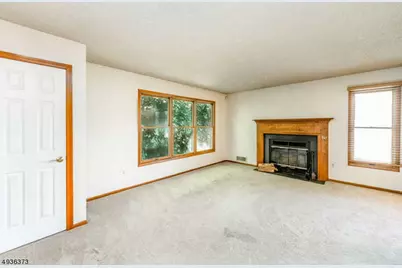 56 Portsmouth Ct, Hamburg, NJ 07419 - Photo 2