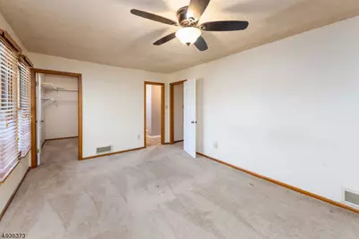 56 Portsmouth Ct, Hamburg, NJ 07419 - Photo 8