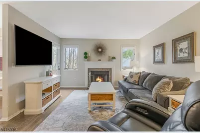 102 Clark Cir, Raritan Township, NJ 08822 - Photo 8