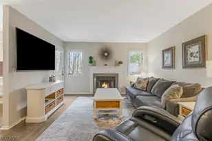 102 Clark Cir, Raritan Township, NJ 08822 - Photo 8