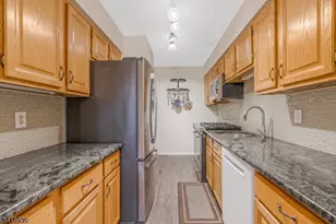 102 Clark Cir, Raritan Township, NJ 08822 - Photo 10