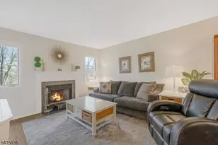 102 Clark Cir, Raritan Township, NJ 08822 - Photo 4