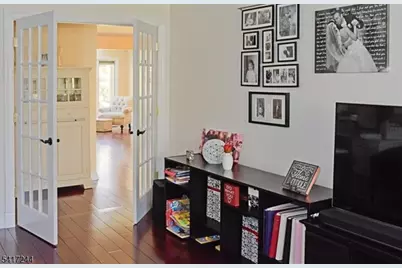 32 Averell Dr, Parsippany, NJ 07950 - Photo 10